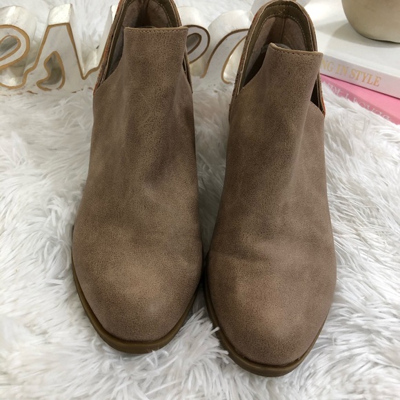Indigo women booties size 6 tan color - Picture 4 of 8
